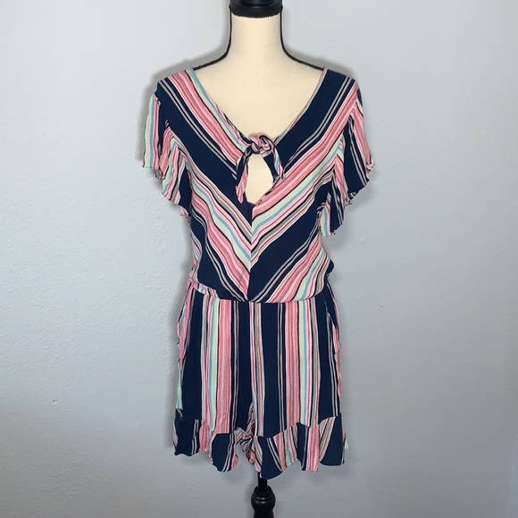 Gigio UMGEE Striped V-Neck Ruffled Romper Front Tie Side Pockets size Medium - Picture 3 of 15